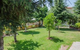 Paressa'S House